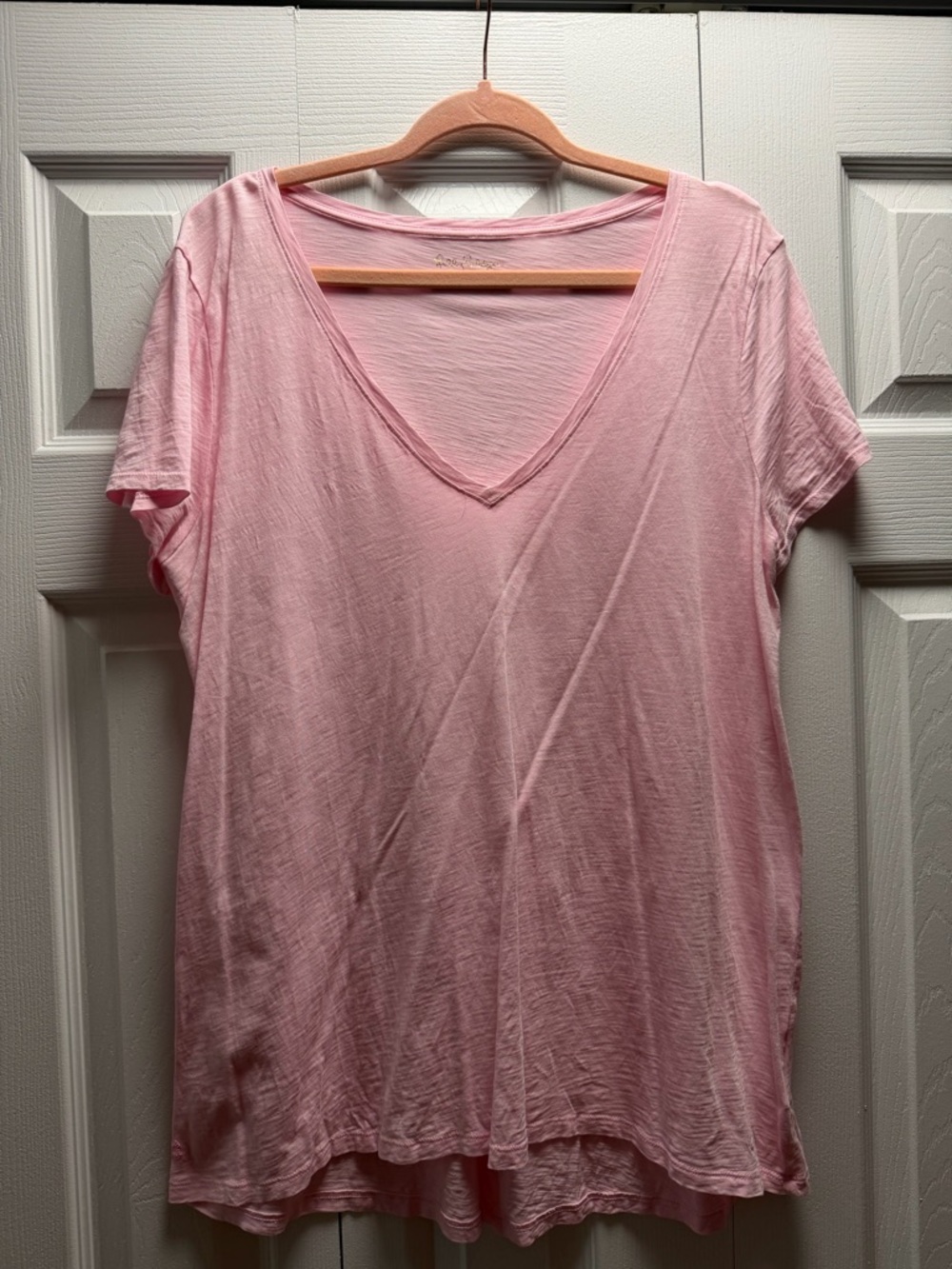 Lilly Pulitzer Light Pink V-Neck Short Sleeve Tee